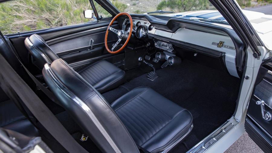 Интерьер Shelby GT500 Super Snake 1967 года  (фото 17 из 52)